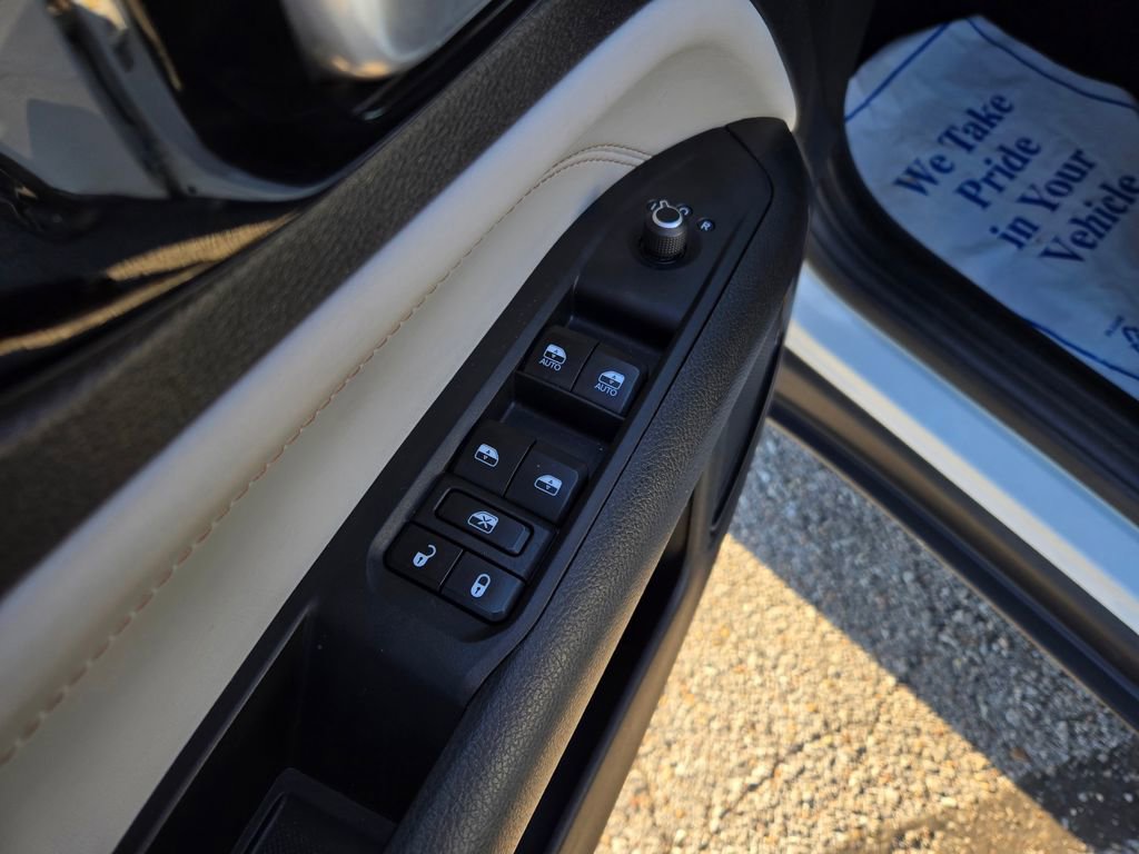 Used 2023 Jeep Compass Limited AWD/4WD image 13