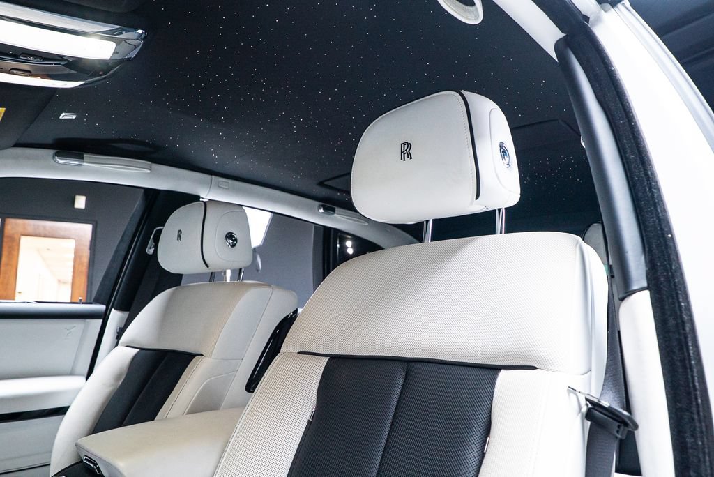 Used 2022 Rolls-Royce Phantom Sedan w/ The Phantom Package RWD image 45
