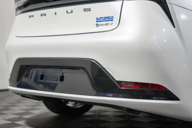 New 2026 Toyota Prius Plug-In Hybrid w/ Limited Premium Package image 9