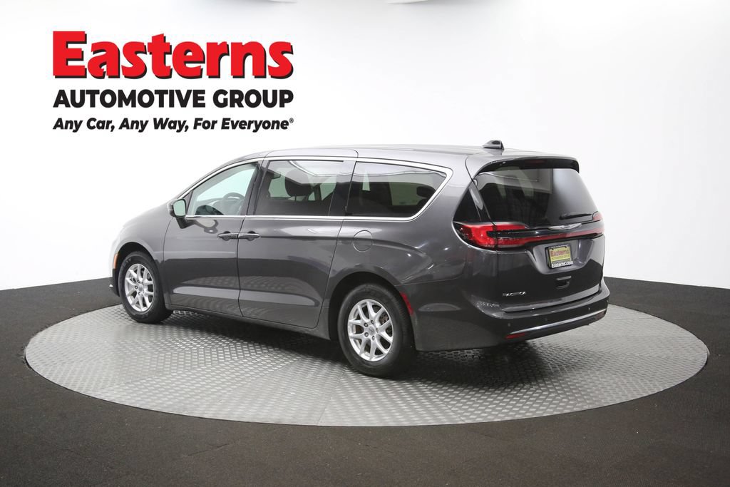 Used 2023 Chrysler Pacifica Touring-L FWD image 64