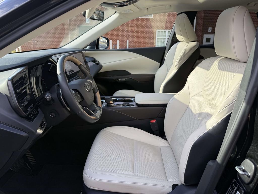 Used 2024 Lexus RX 350 image 17