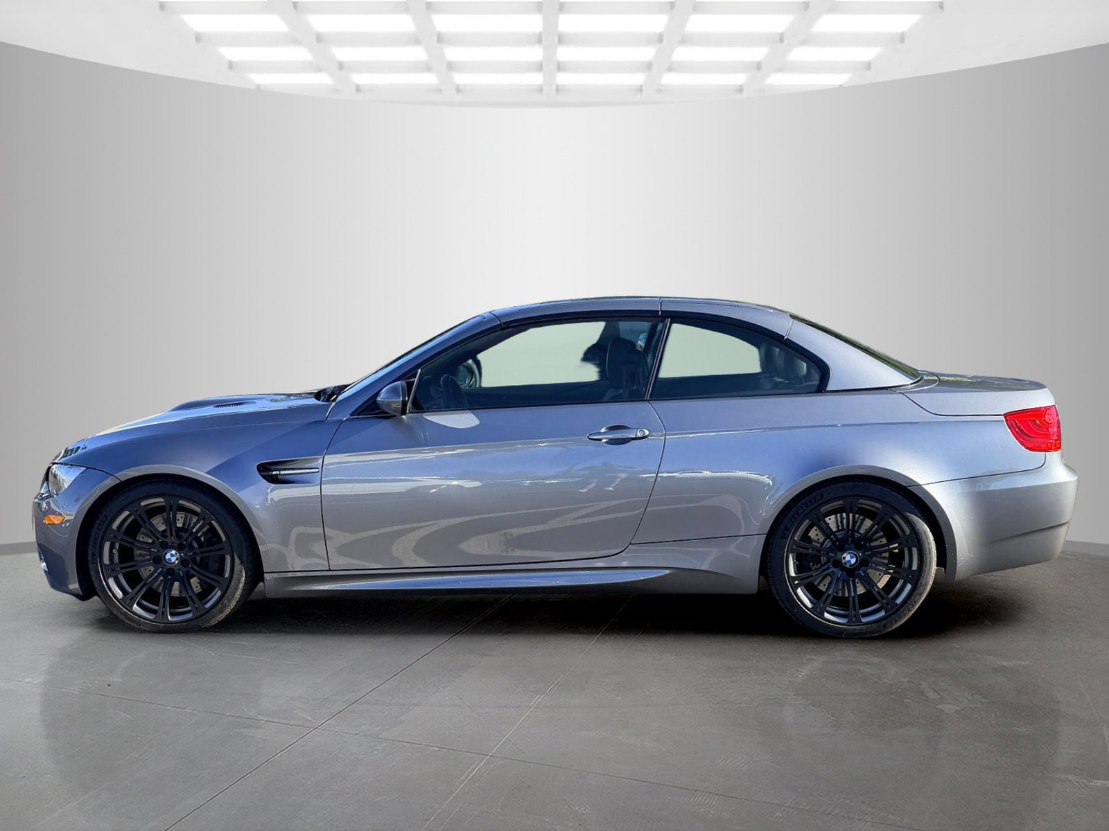 Used 2011 BMW M3 Convertible RWD image 8