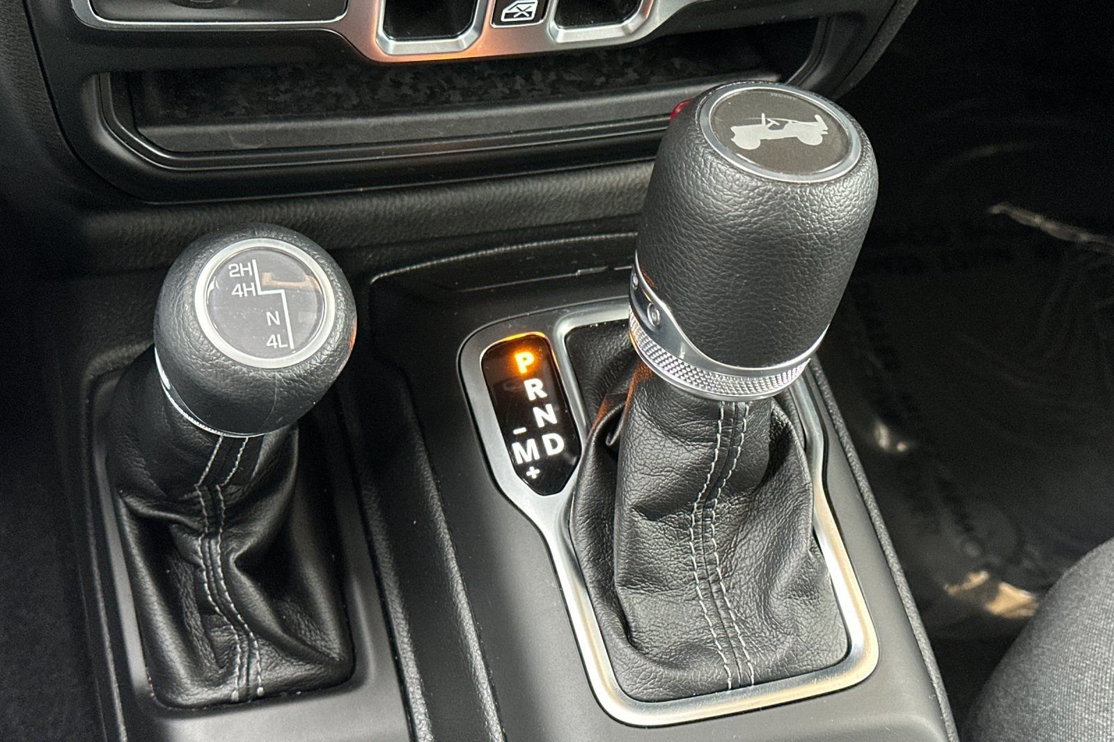 Used 2025 Jeep Wrangler Sahara image 21