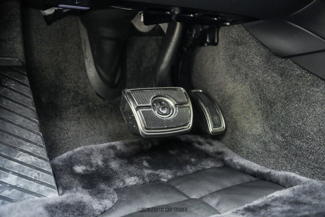 Used 2024 Bentley Bentayga Extended Wheelbase AWD/4WD image 31