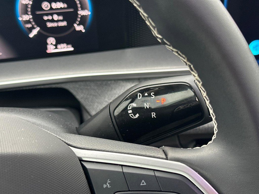 Used 2025 Volkswagen Tiguan S image 15