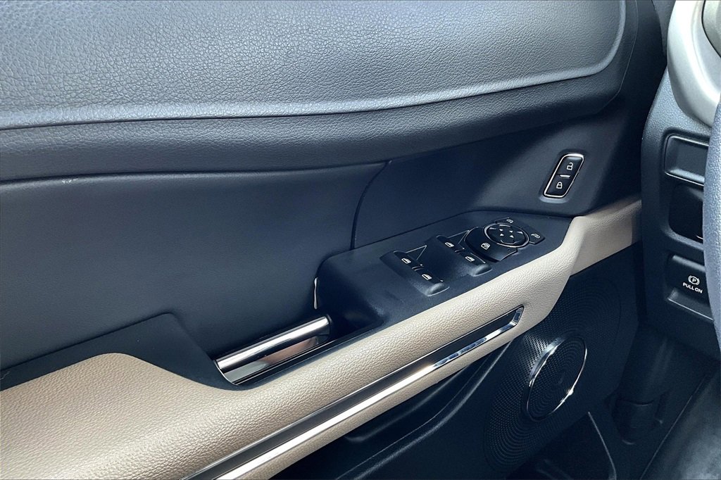 Used 2024 Ford Expedition XLT image 34