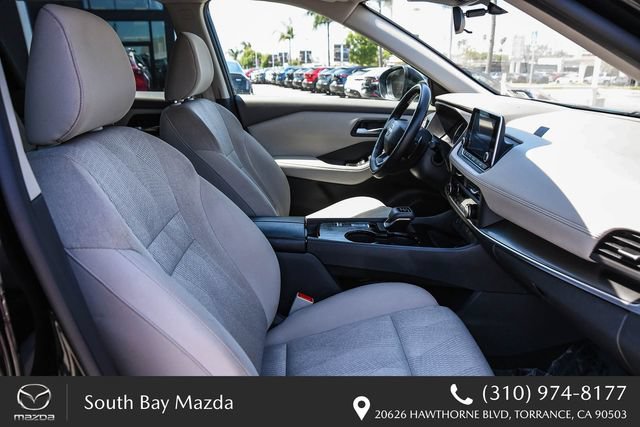 Used 2025 Nissan Rogue SV FWD image 16
