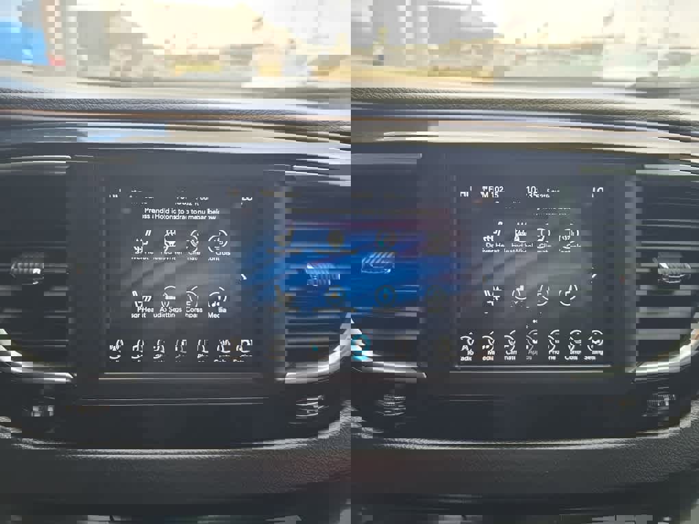 Used 2019 Chrysler Pacifica Touring-L image 11