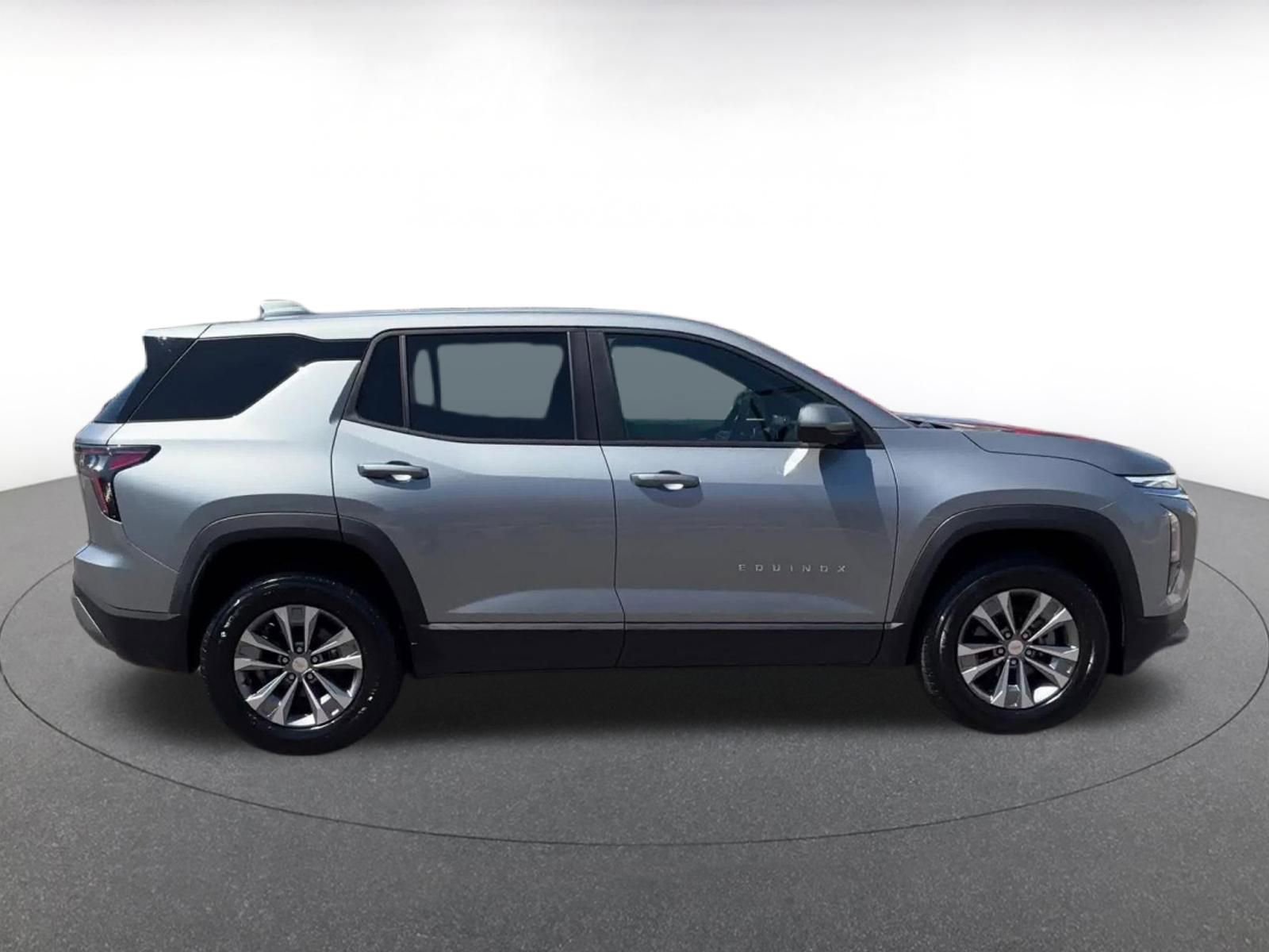 Used 2025 Chevrolet Equinox LT FWD image 16