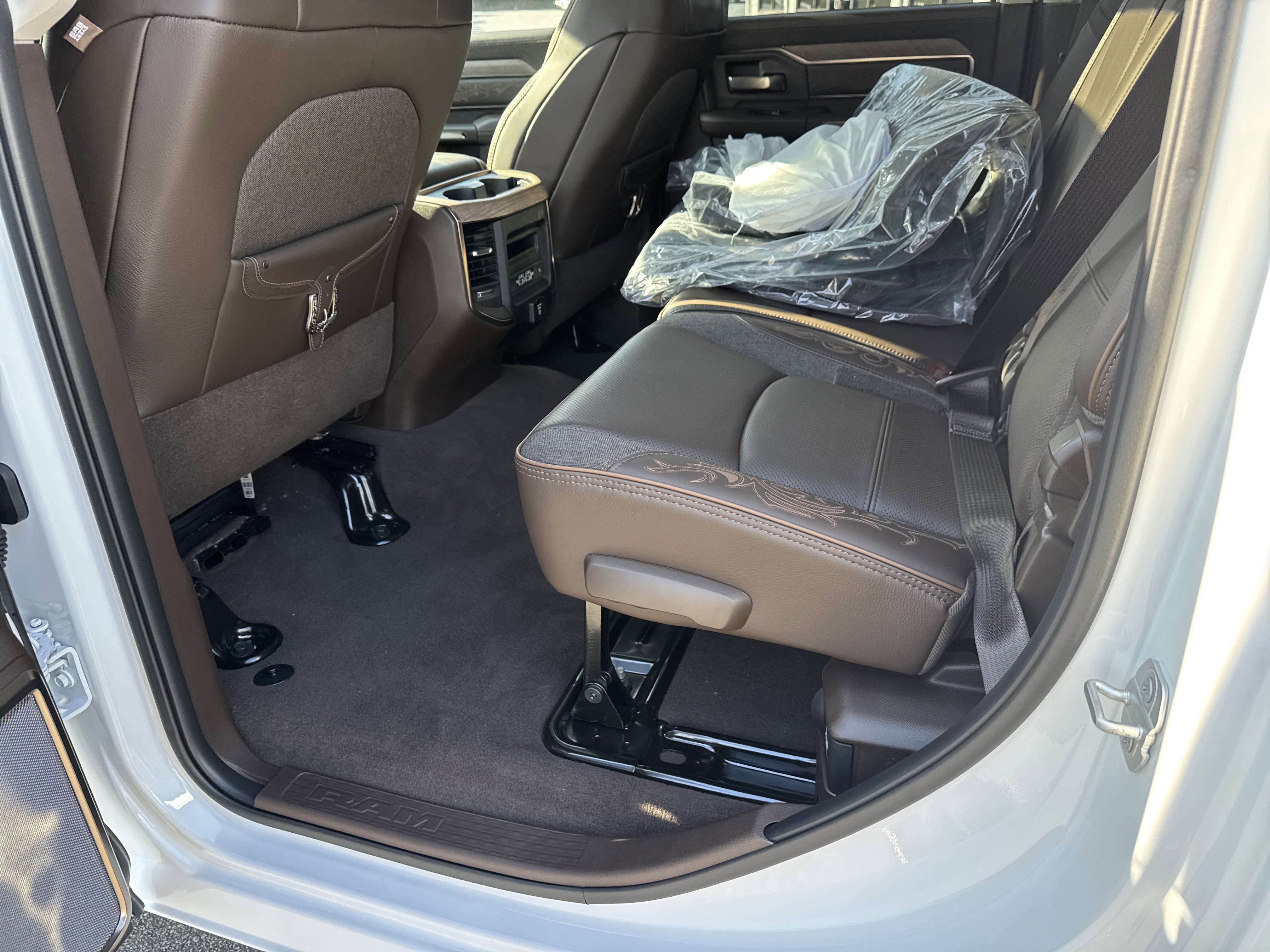 New 2026 RAM 3500 Longhorn image 24