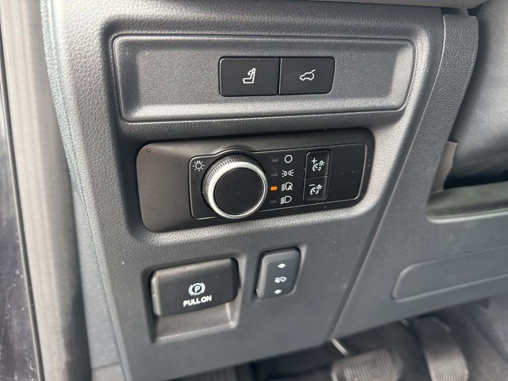 Used 2024 Ford Expedition XLT AWD/4WD image 18