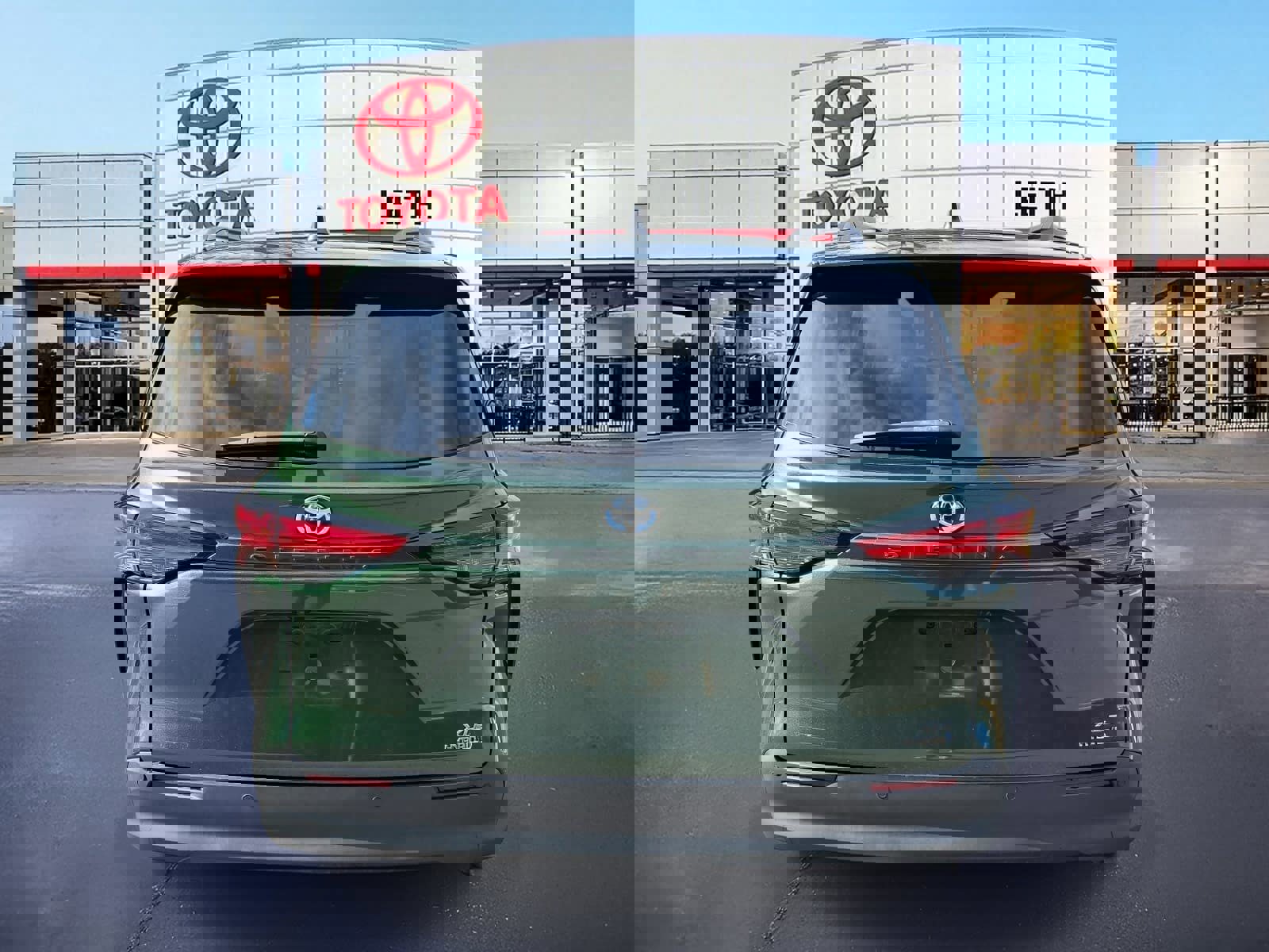 Used 2021 Toyota Sienna XLE image 8