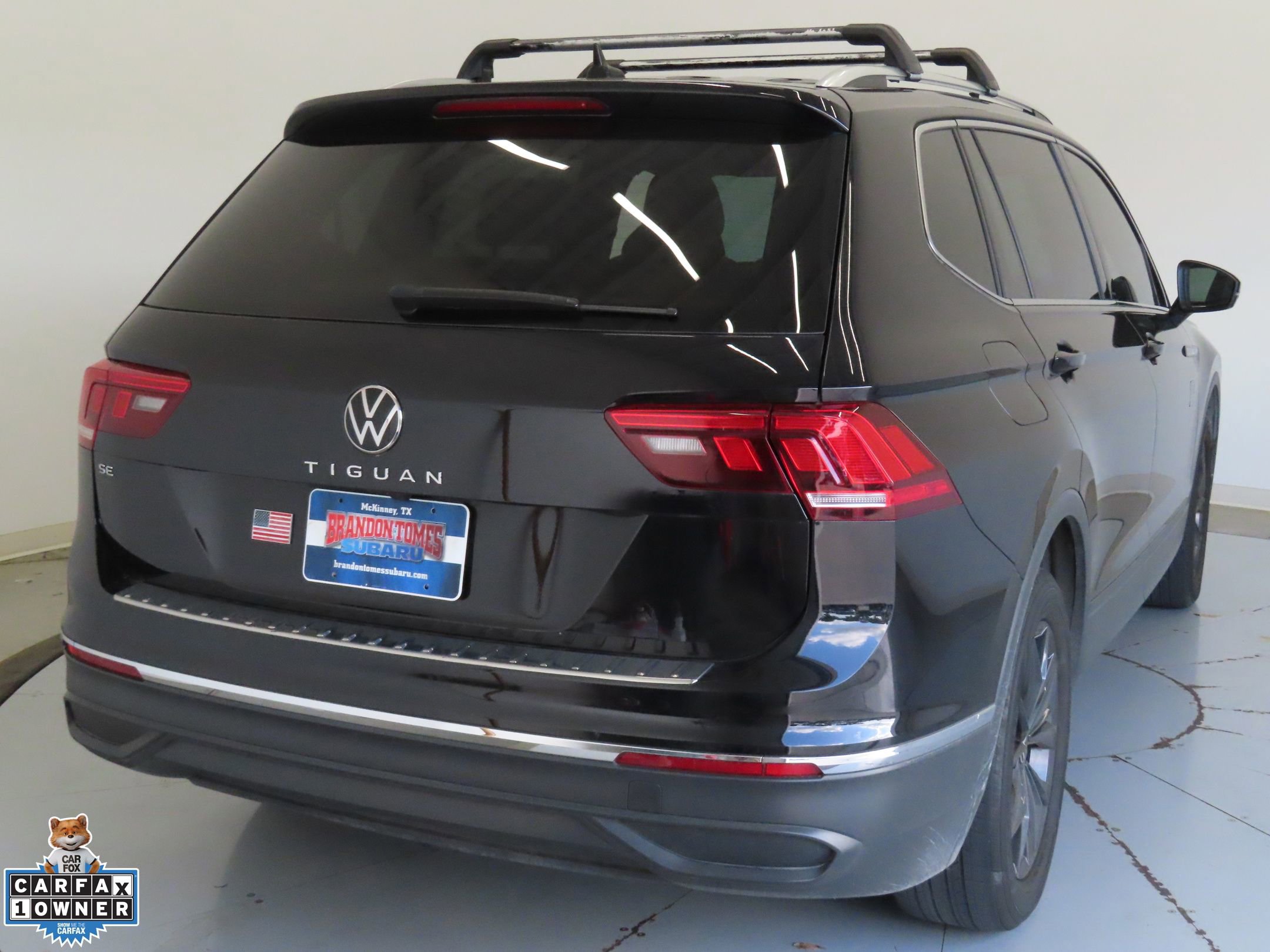 Used 2024 Volkswagen Tiguan SE FWD image 3