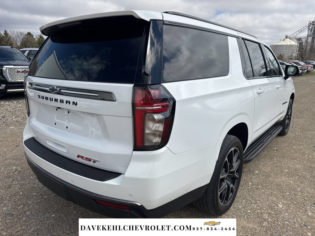 Used 2022 Chevrolet Suburban RST w/ Luxury Package AWD/4WD image 5