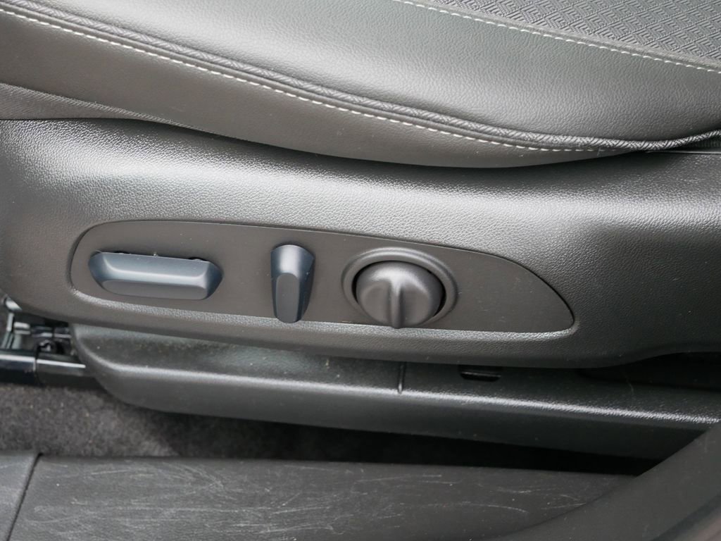 Used 2023 Buick Encore GX Preferred w/ Cold Weather Comfort Package AWD/4WD image 22