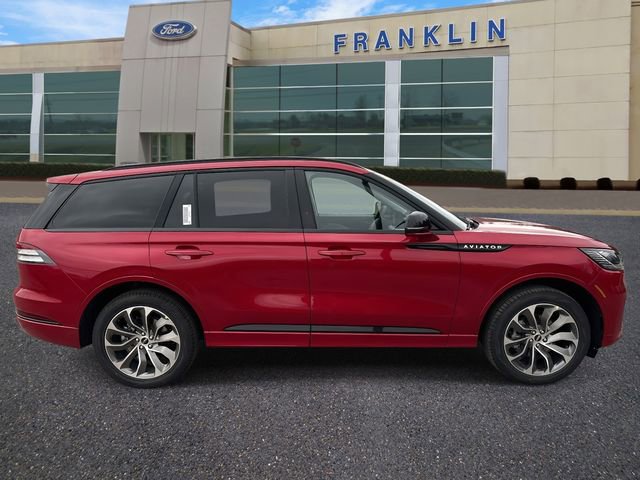 New 2026 Lincoln Aviator AWD w/ Jet Appearance Package image 8