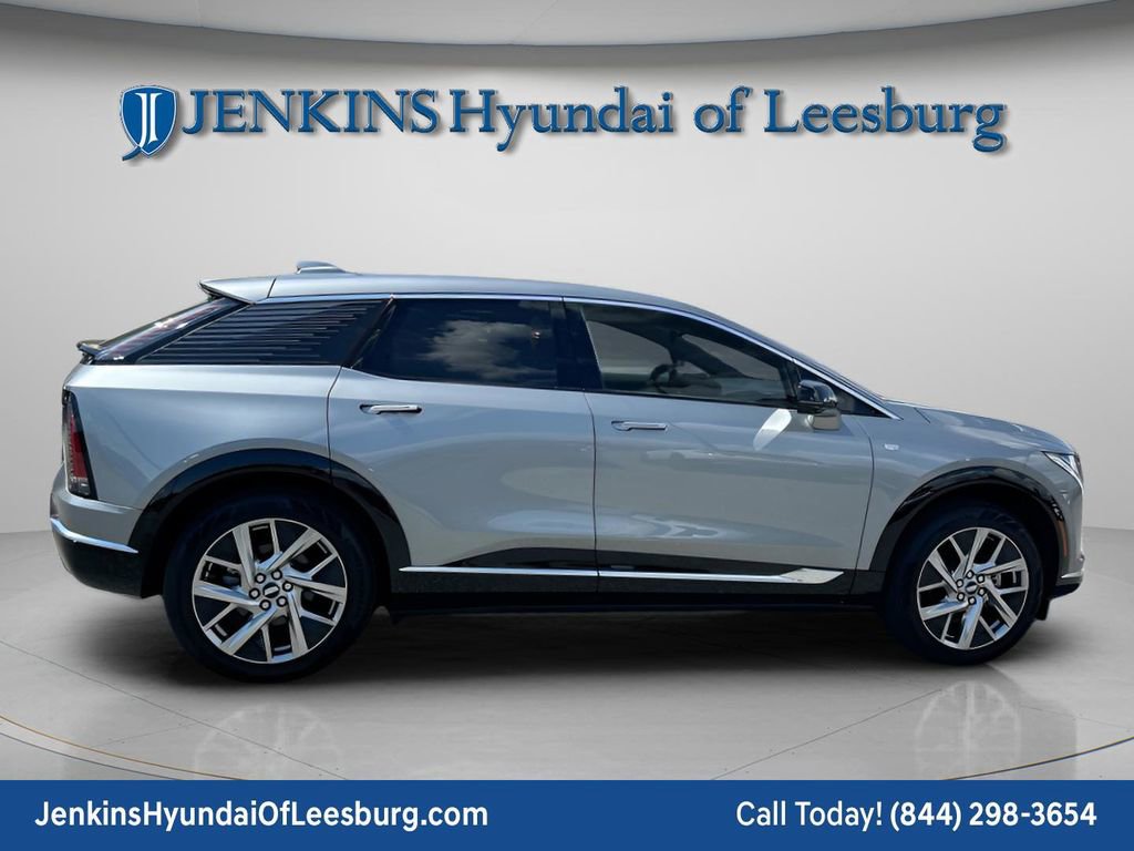 Used 2026 Cadillac Optiq Luxury 1 image 4