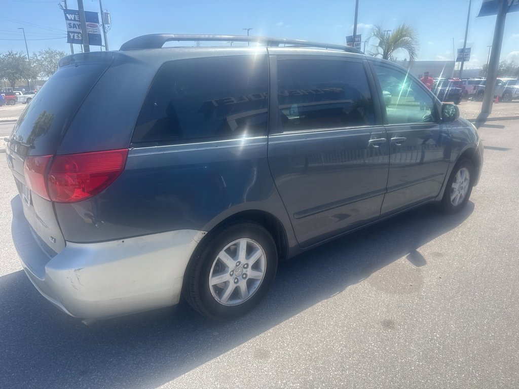 Used 2008 Toyota Sienna XLE image 3
