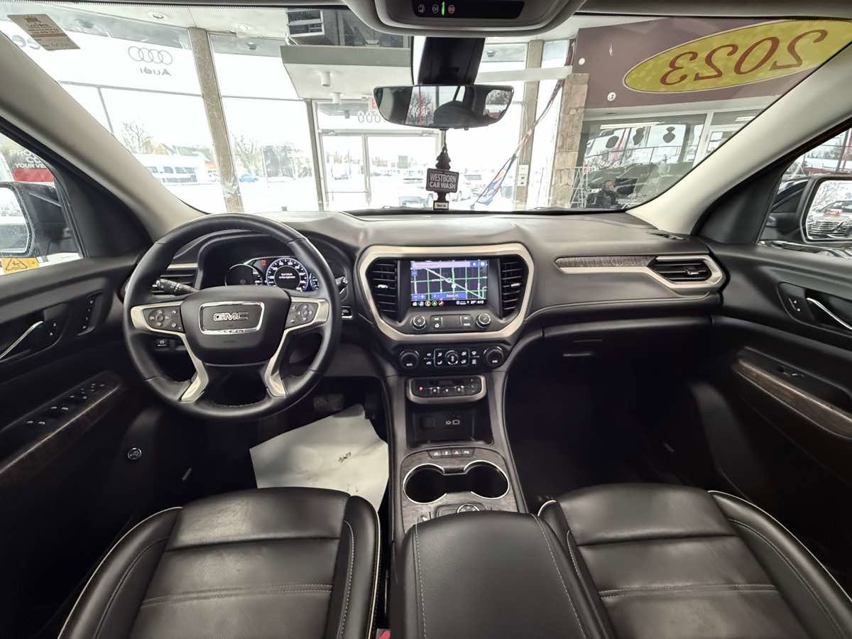 Used 2023 GMC Acadia Denali w/ Denali Ultimate Package AWD/4WD image 28