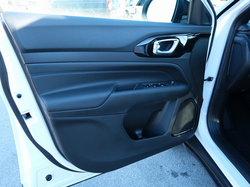 New 2026 Jeep Compass Limited image 15