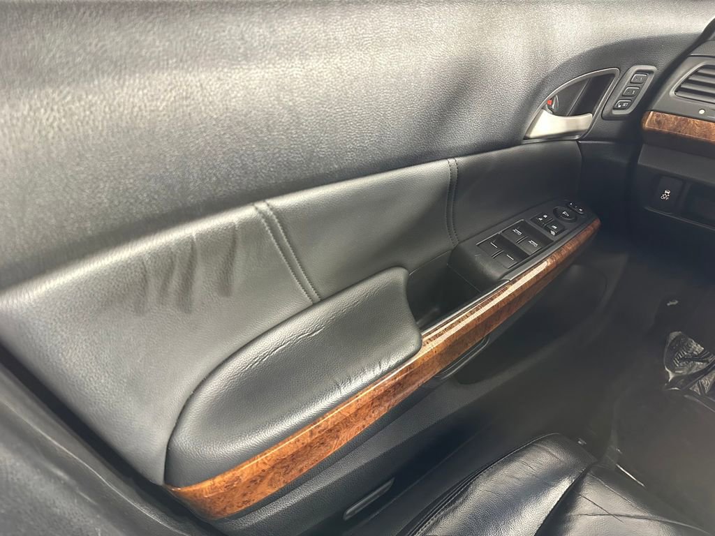 Used 2011 Honda Accord EX-L image 32