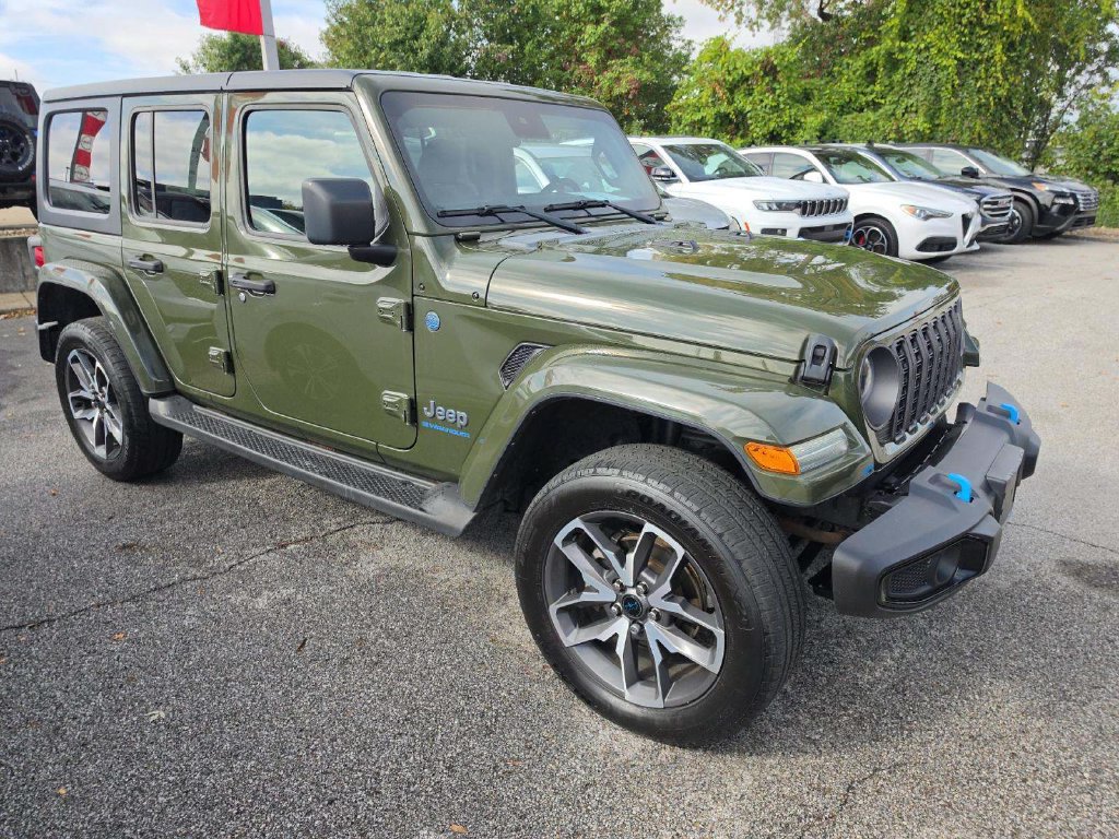 Used 2024 Jeep Wrangler Unlimited w/ Convenience Group AWD/4WD image 3
