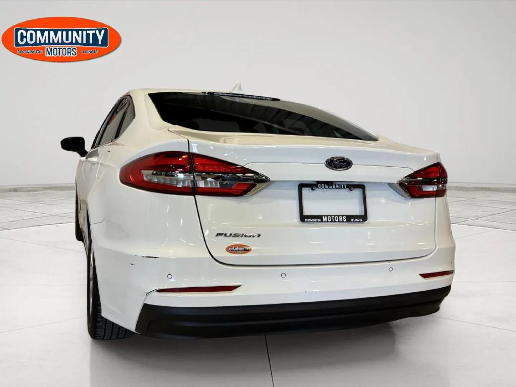 Used 2020 Ford Fusion SE image 4