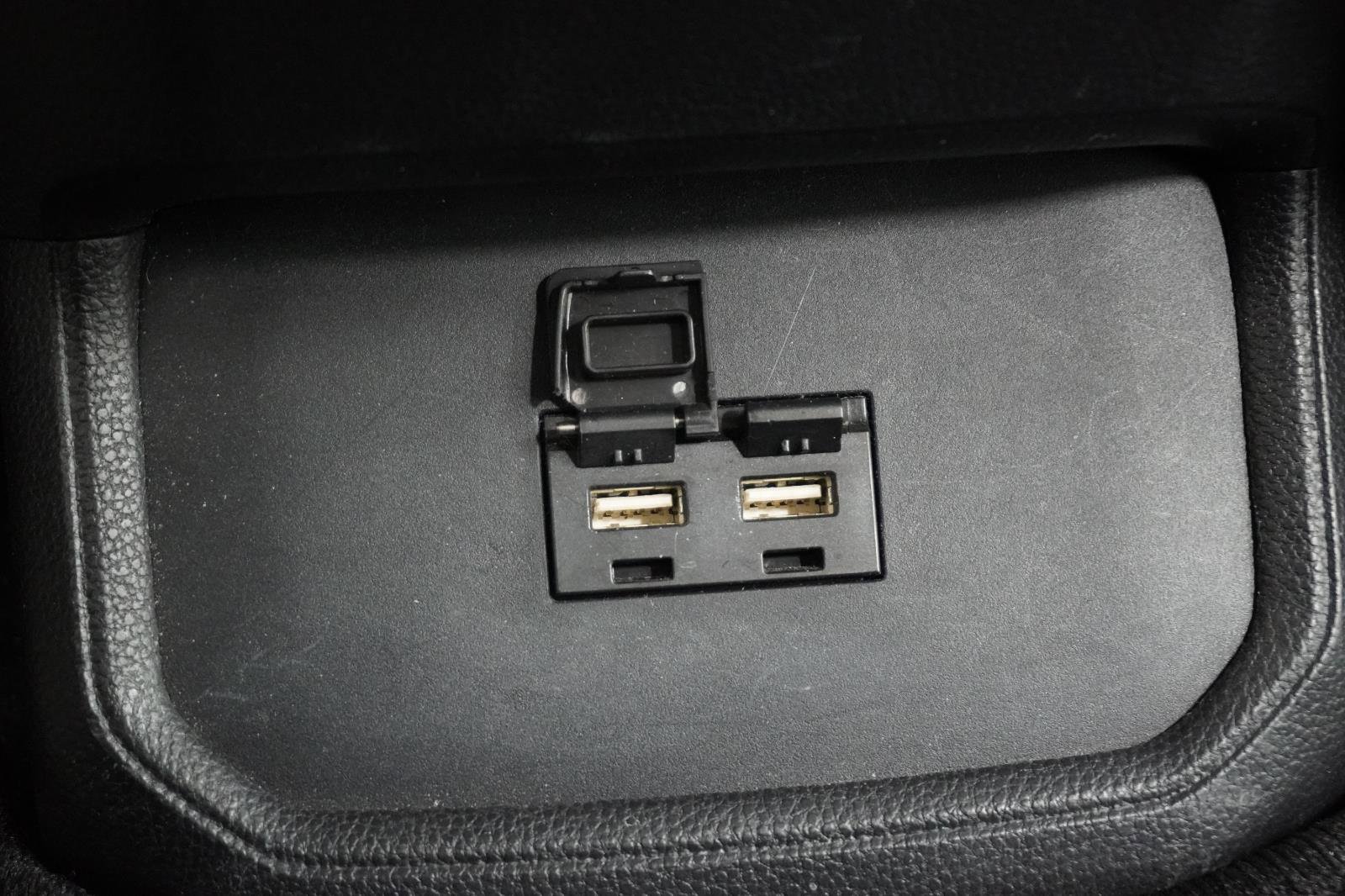 Used 2020 Toyota Highlander XLE FWD image 35