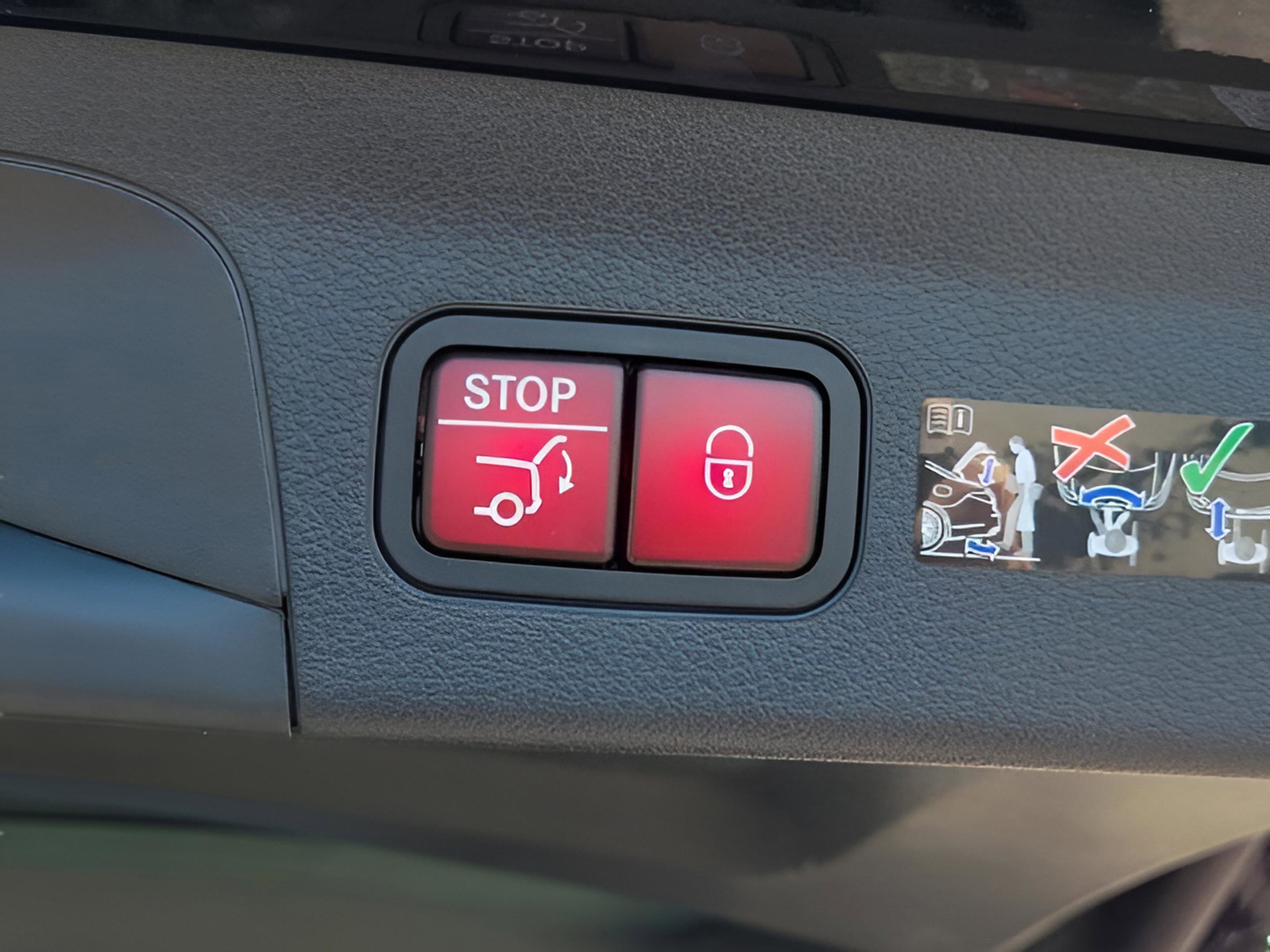 Certified 2026 Mercedes-Benz GLS 450 4MATIC image 6