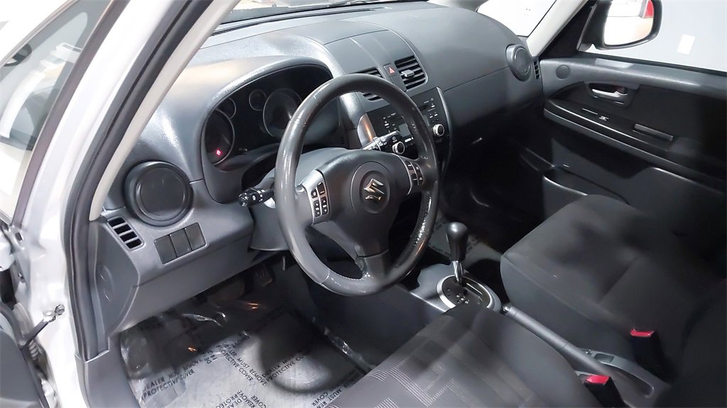 Used 2011 Suzuki SX4 AWD Hatchback image 19