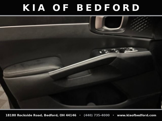 Certified 2023 Kia Sorento LX FWD image 12