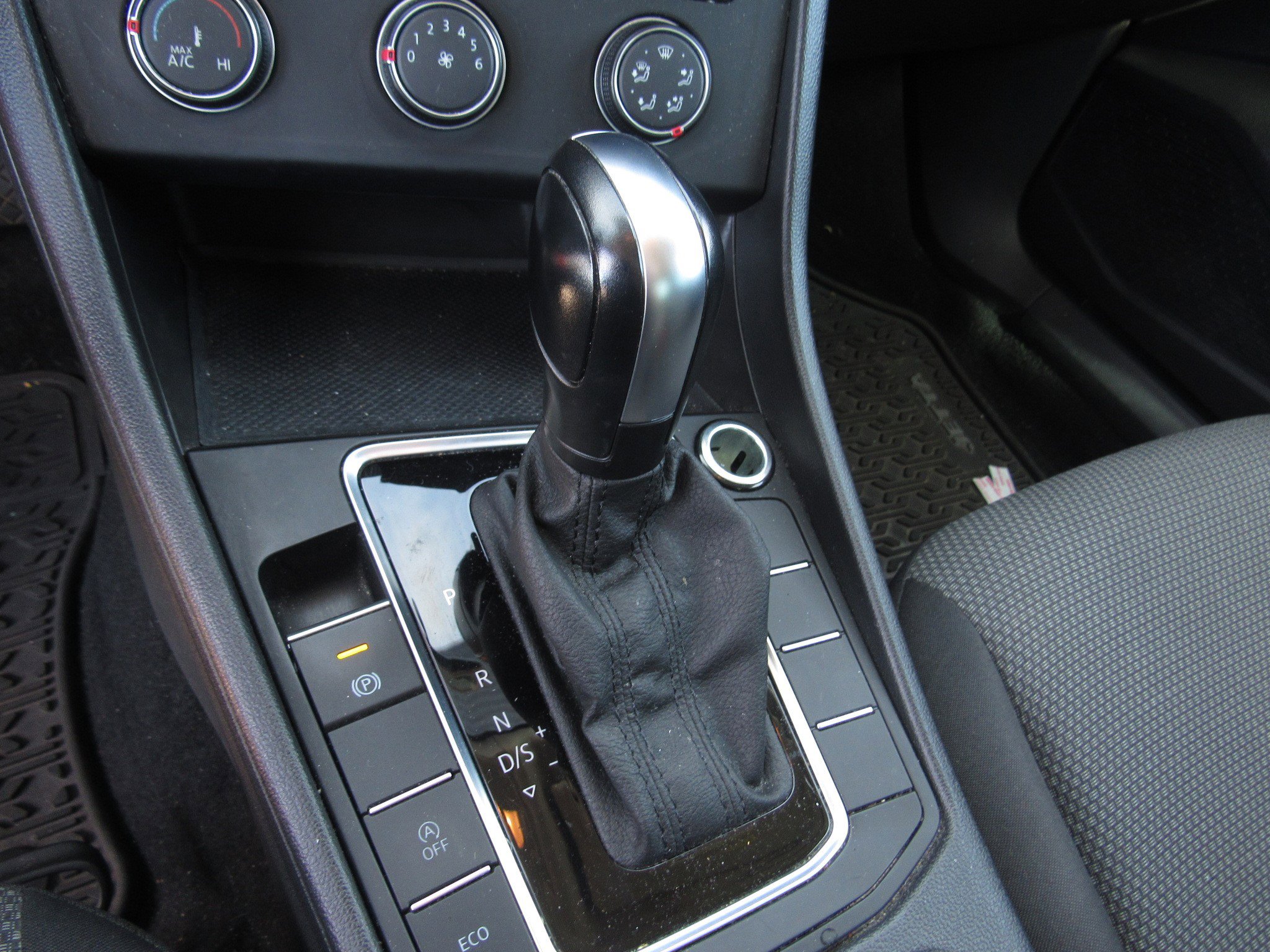 Used 2021 Volkswagen Jetta S image 18