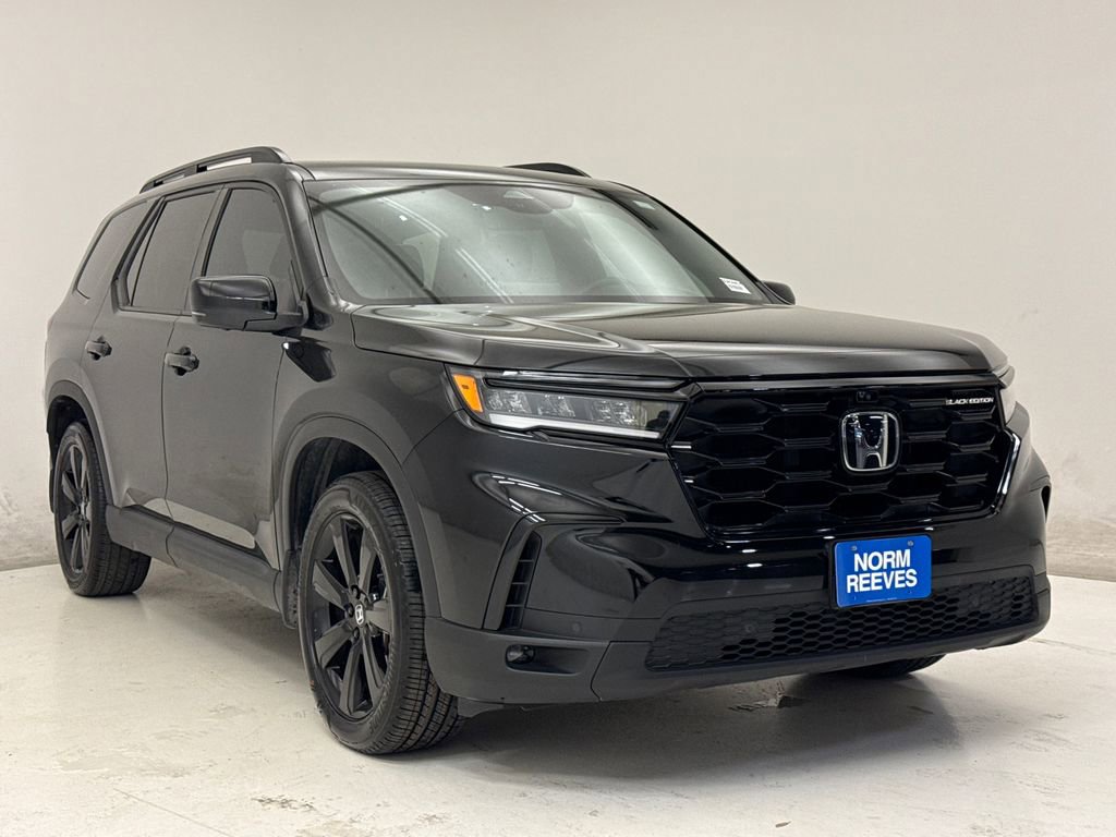 Certified 2025 Honda Pilot Black Edition image 4
