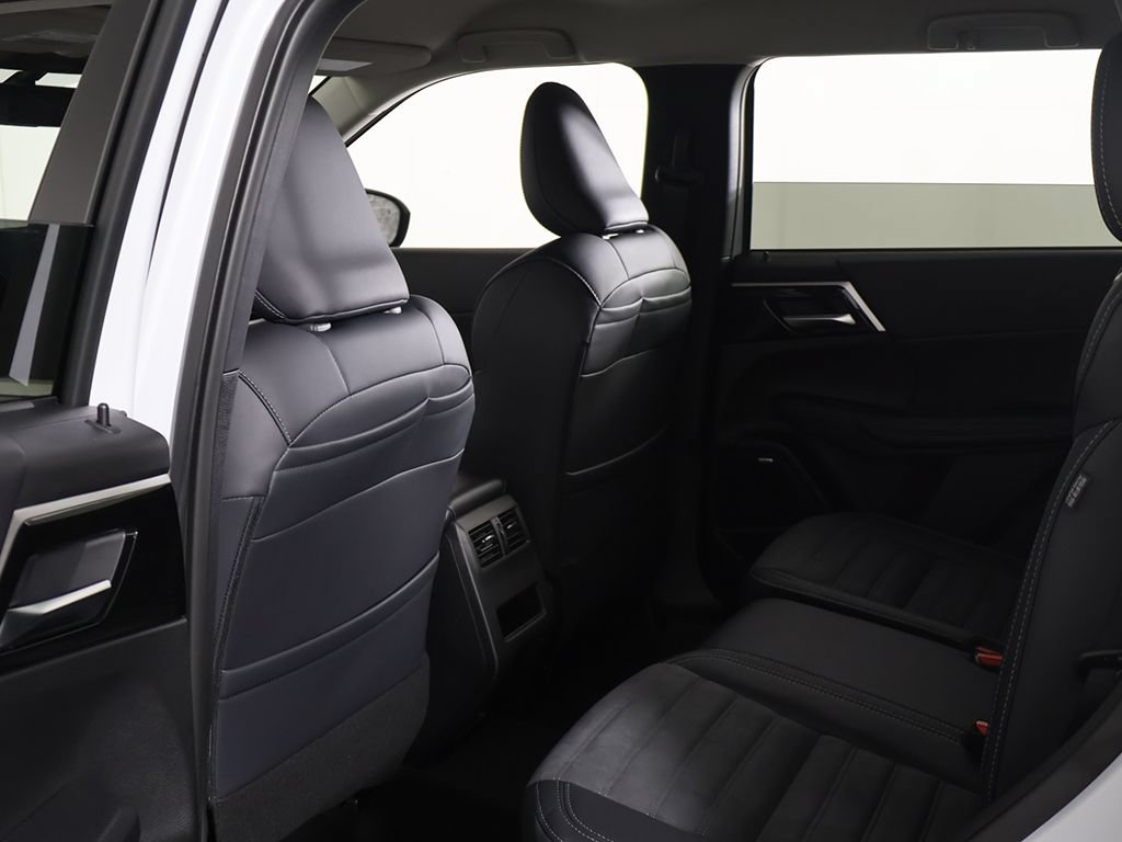 New 2026 Mitsubishi Outlander SE FWD image 31
