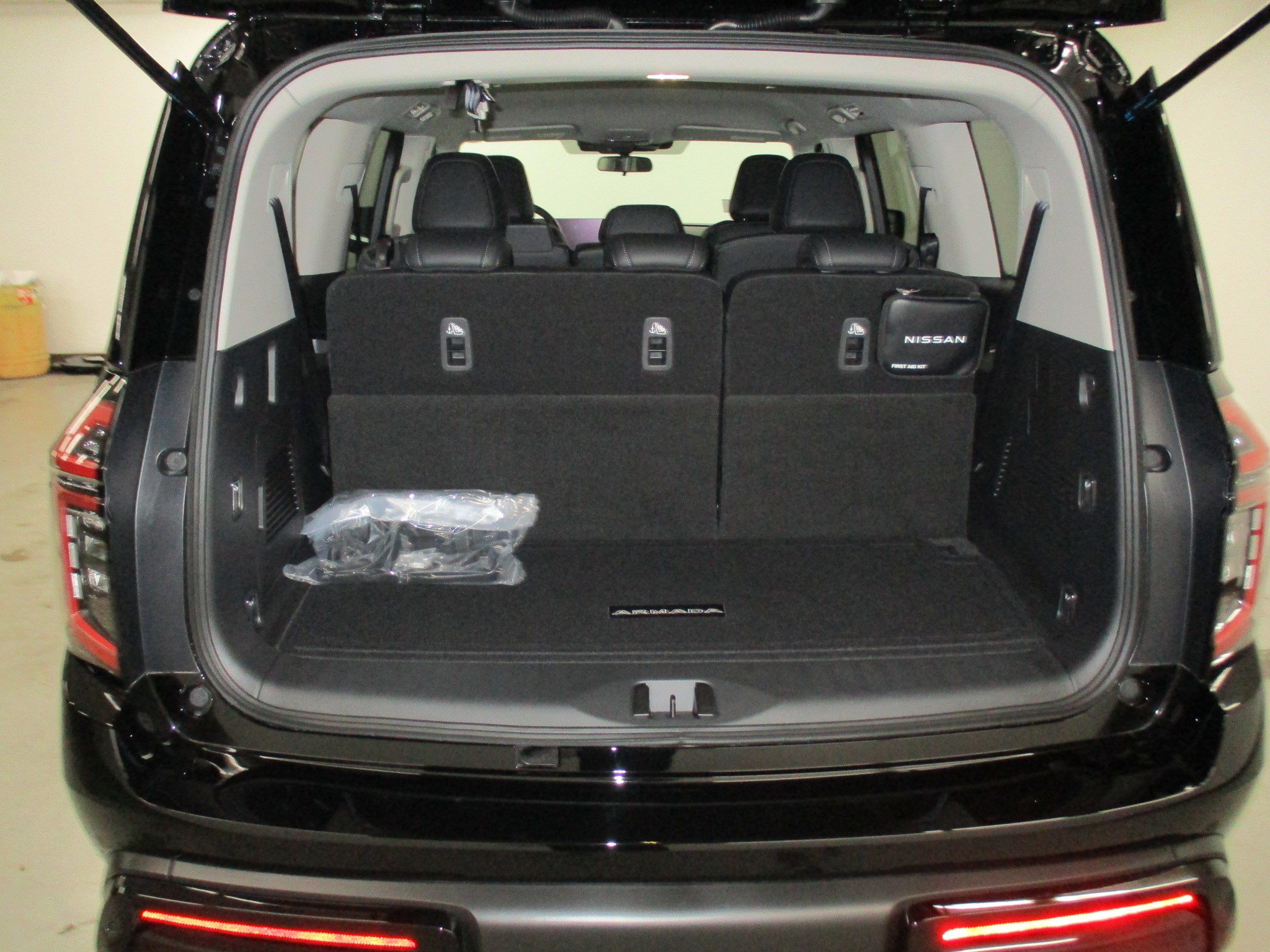 New 2026 Nissan Armada SV image 5