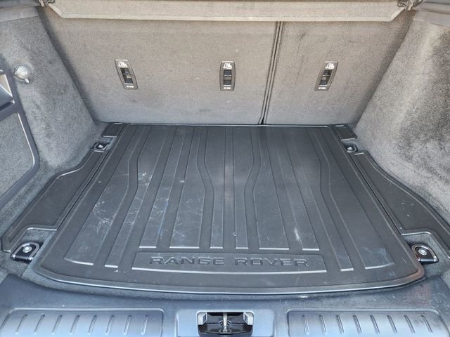 Used 2019 Land Rover Range Rover Evoque Landmark Edition image 30