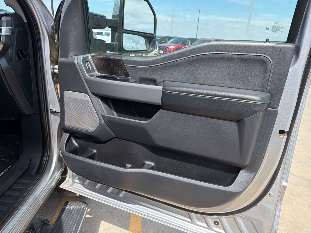 Used 2023 Ford F350 Lariat w/ Lariat Ultimate Package AWD/4WD image 25