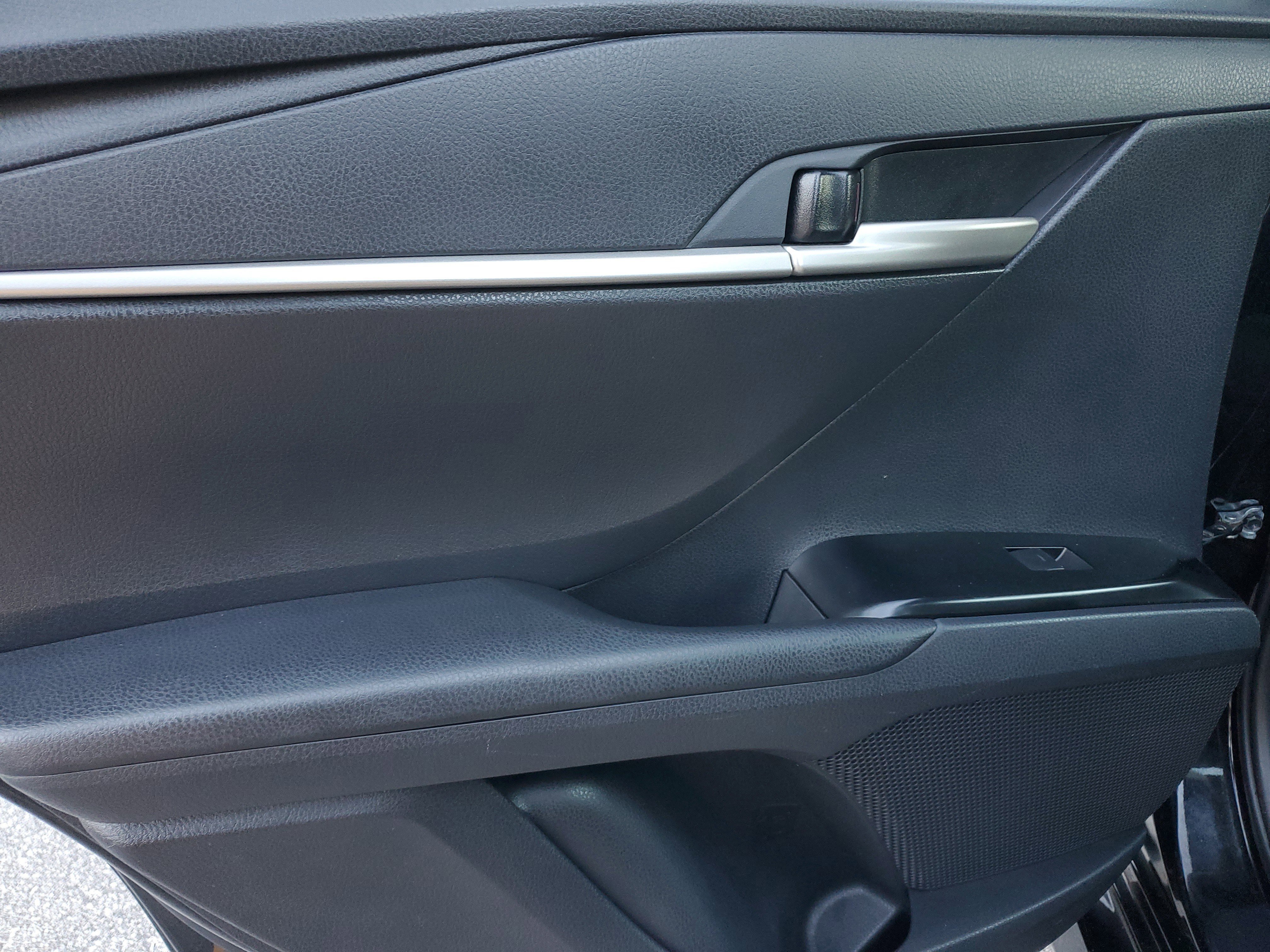 Certified 2025 Toyota Camry Hybrid image 13