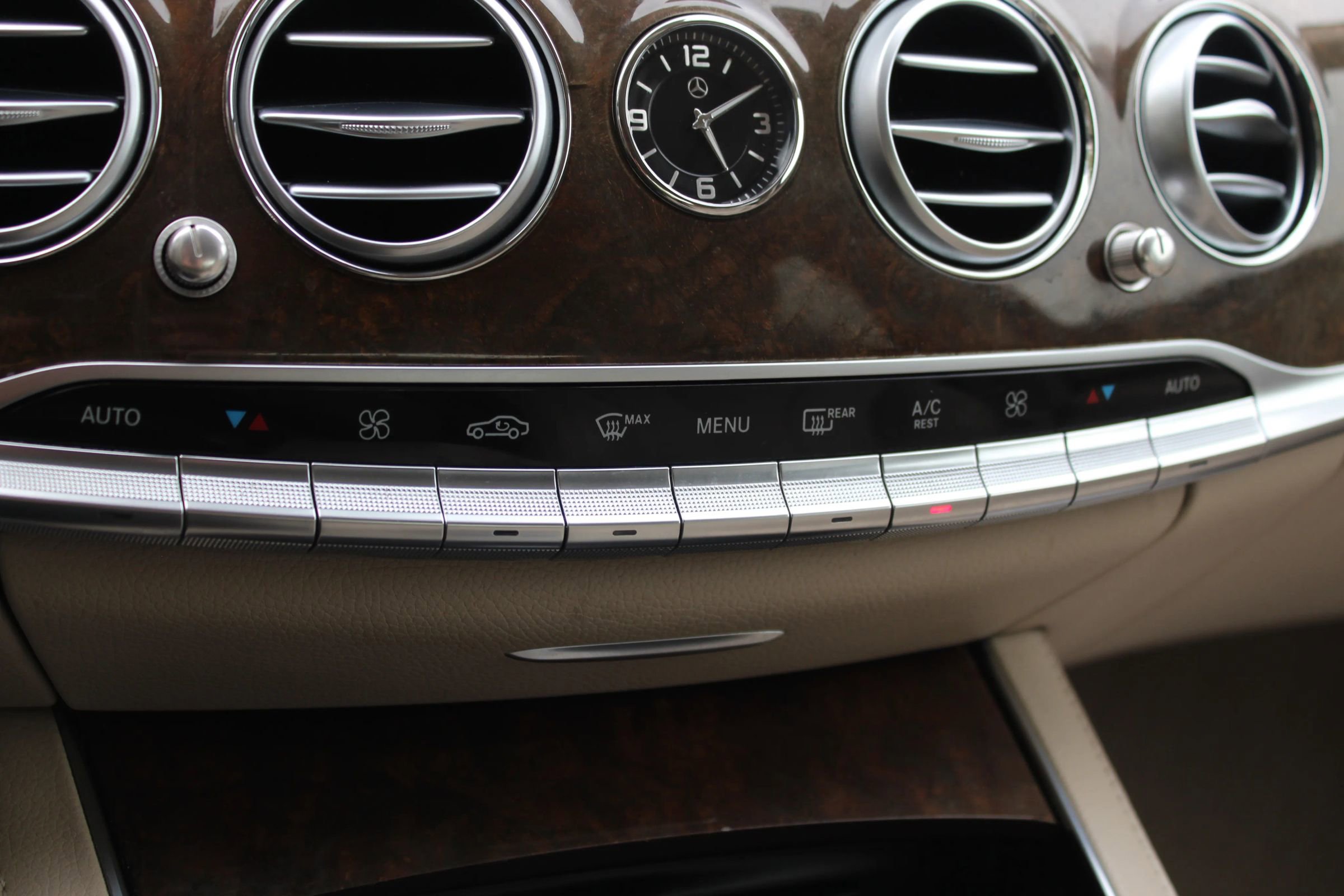 Used 2015 Mercedes-Benz S 550 4MATIC Sedan image 34