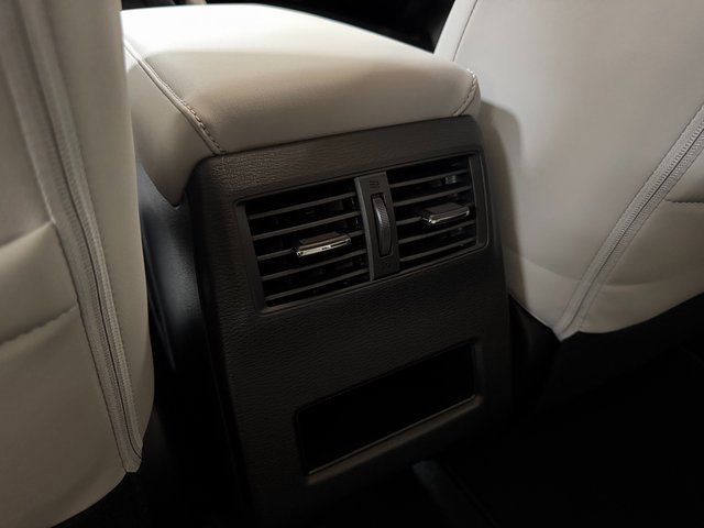 New 2025 Mitsubishi Outlander SE image 23