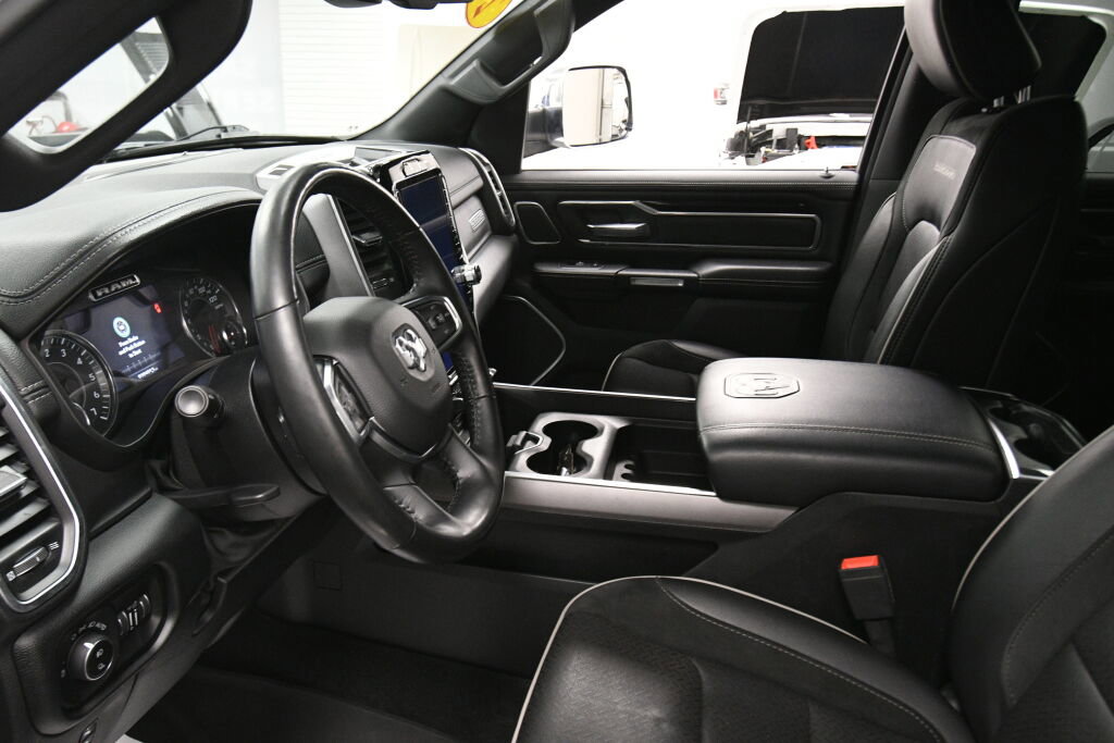 Used 2020 RAM 1500 Laramie AWD/4WD image 19
