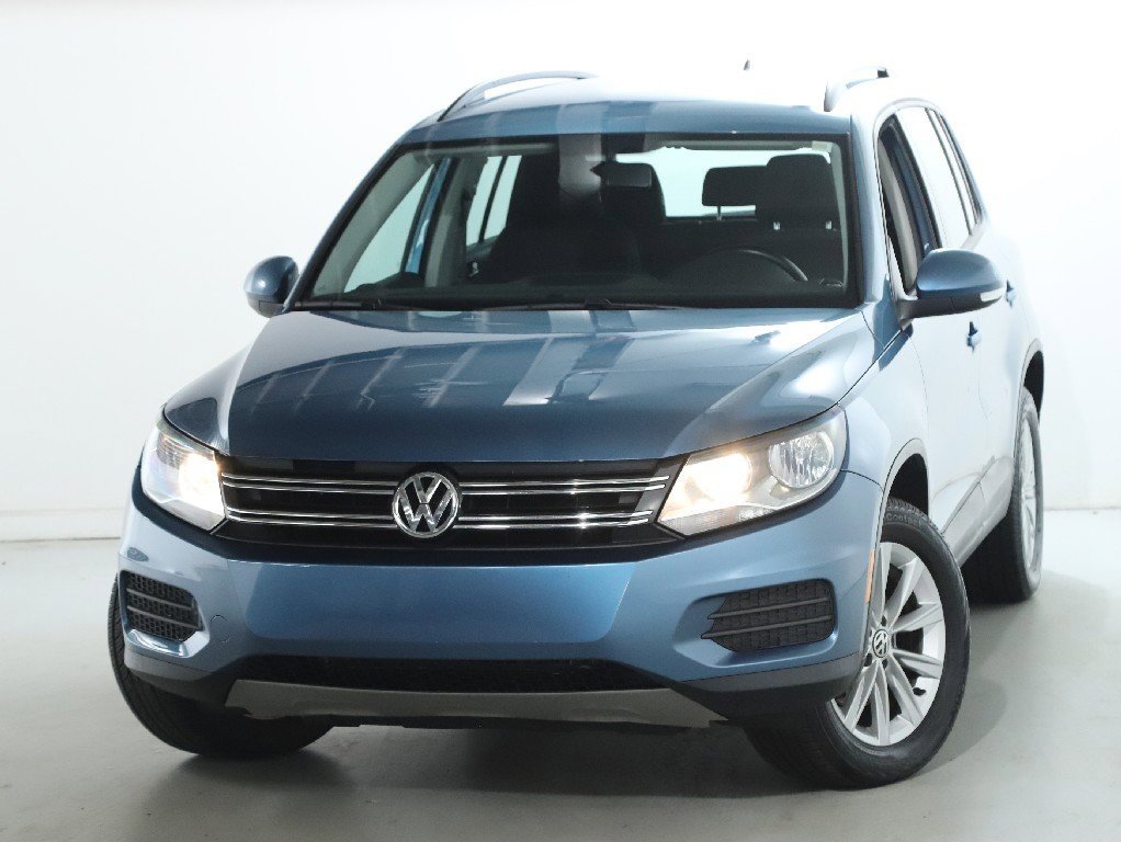 Used 2017 Volkswagen Tiguan Limited w/ Premium Package image 1