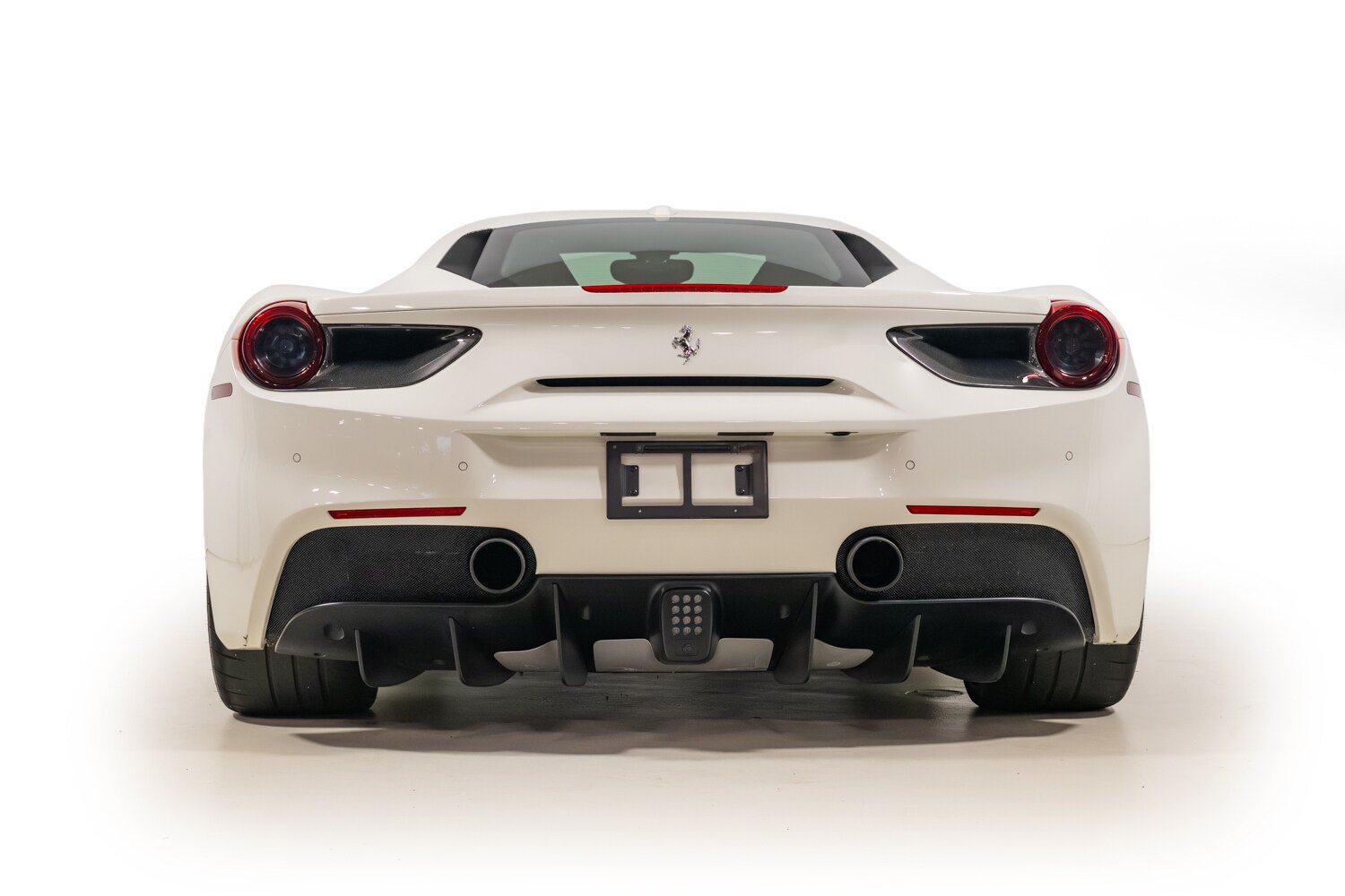 Used 2017 Ferrari 488 GTB RWD image 5