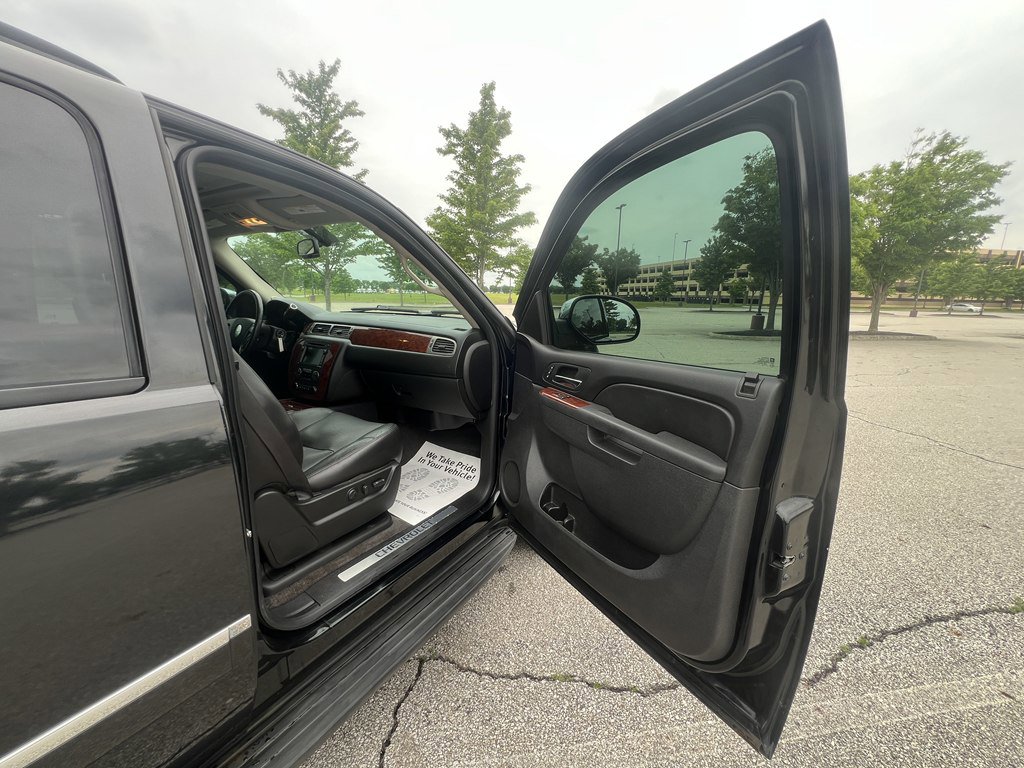 Used 2010 Chevrolet Tahoe LTZ AWD/4WD image 10