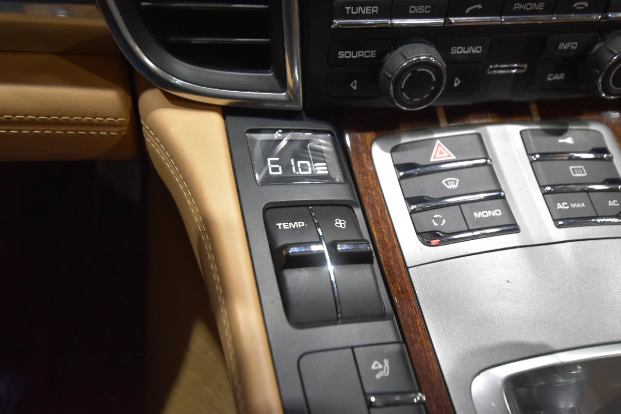 Used 2010 Porsche Panamera Turbo AWD/4WD image 32