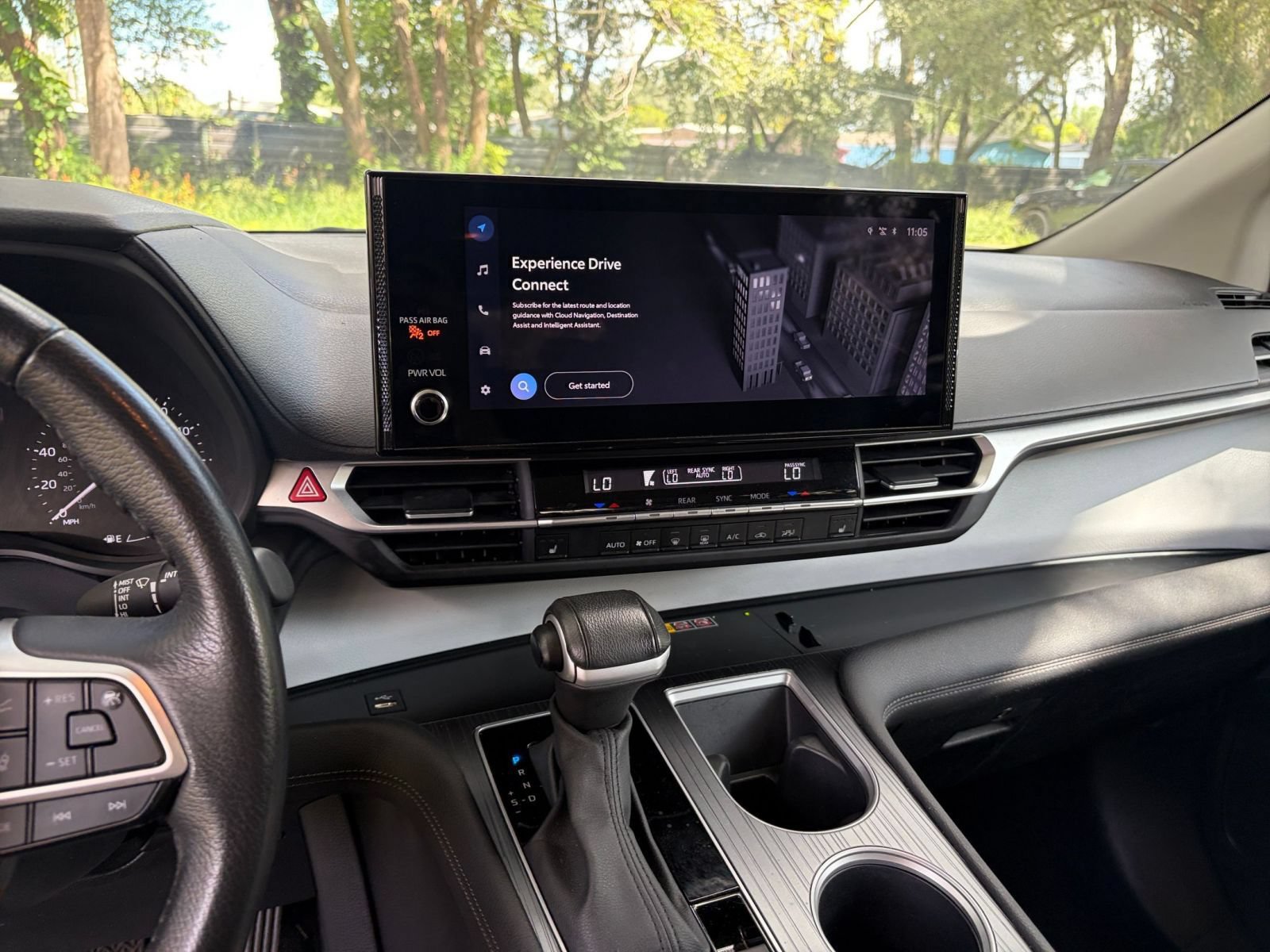 Used 2025 Toyota Sienna XLE FWD image 20