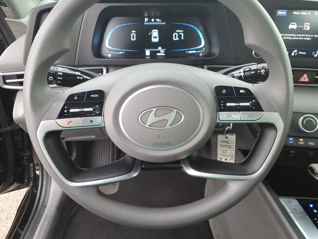 Used 2025 Hyundai Elantra SE FWD image 22