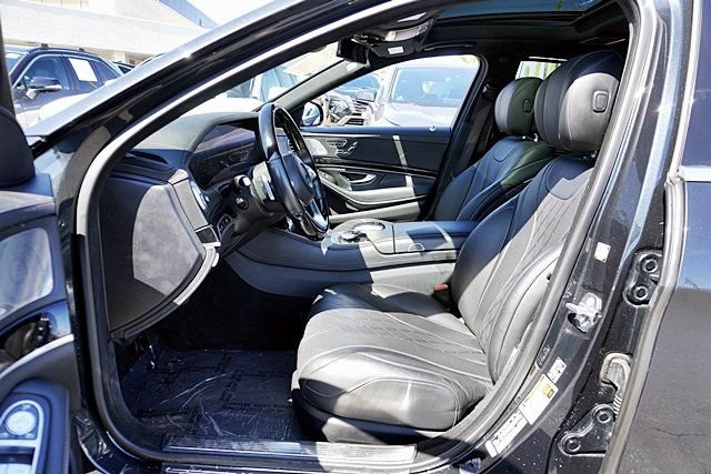 Used 2018 Mercedes-Benz S 560 Sedan image 21