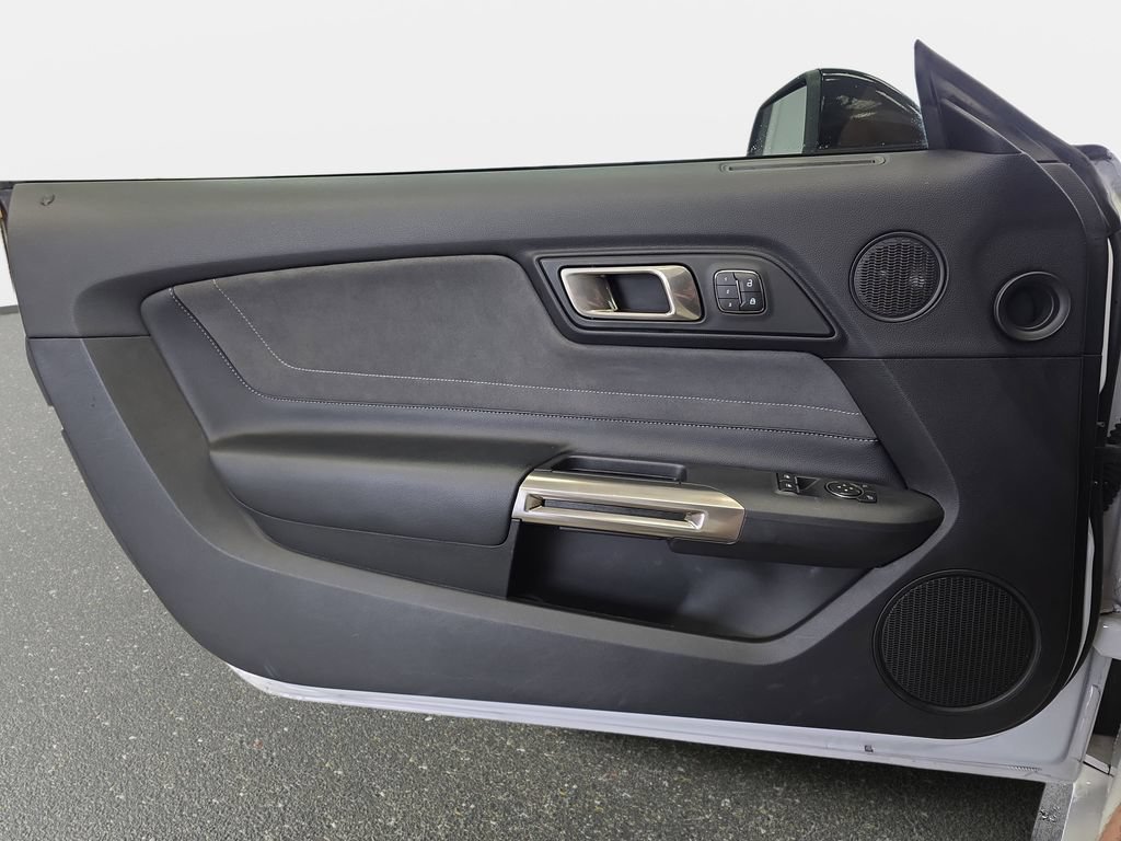 Certified 2020 Ford Mustang Shelby GT350 w/ Technology Package RWD image 24
