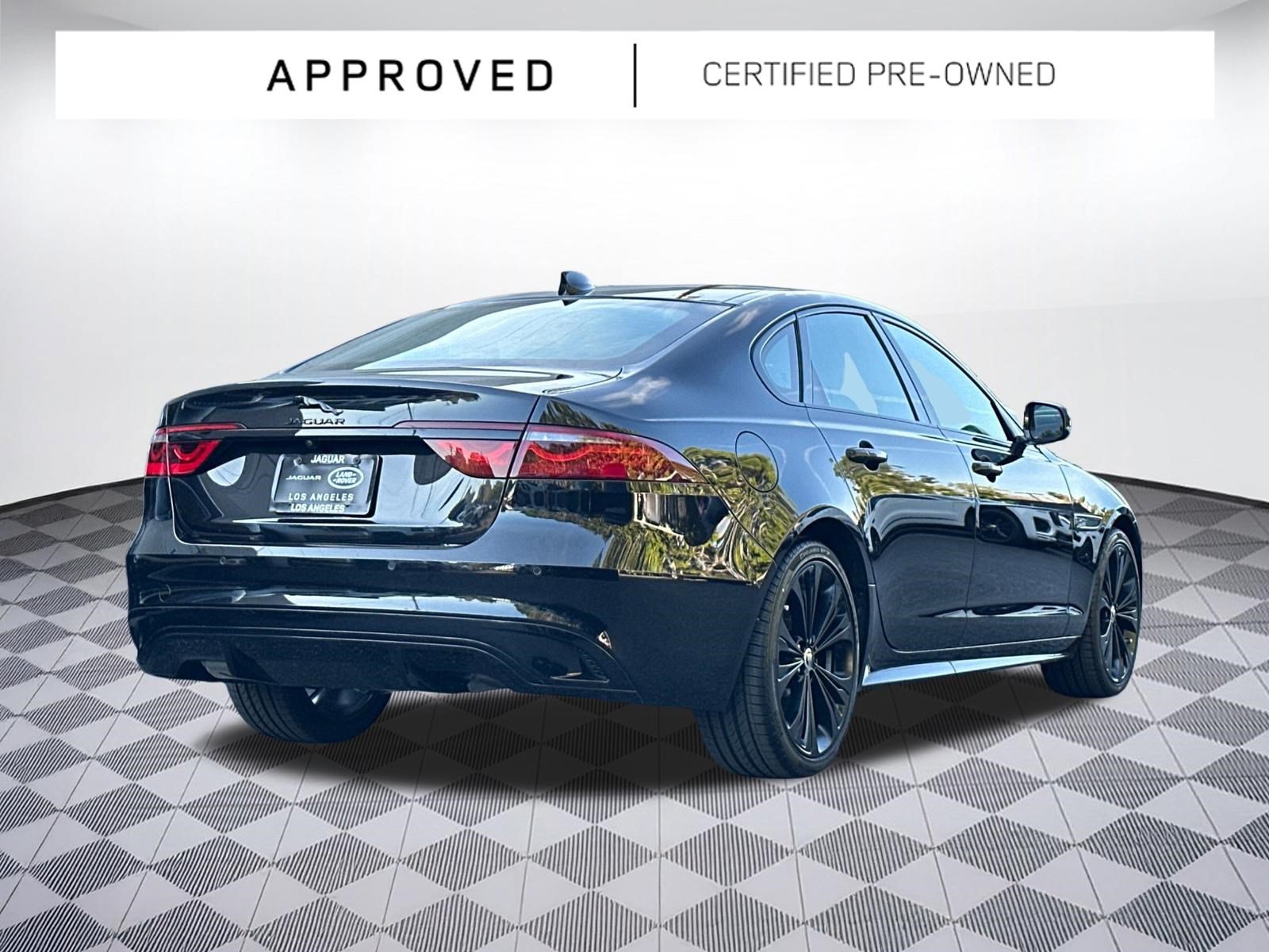 Used 2024 Jaguar XF R-Dynamic SE AWD/4WD image 9